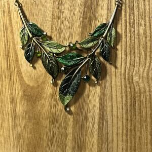 Vintage Green Brass Leaf Vine Statement Necklace Rhinestones 16-20 inches